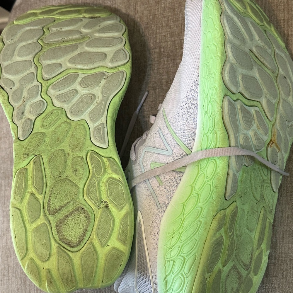 New Balance Running Shoes Fresh Foam 1080, Women Size 9 - Picture 8 of 8